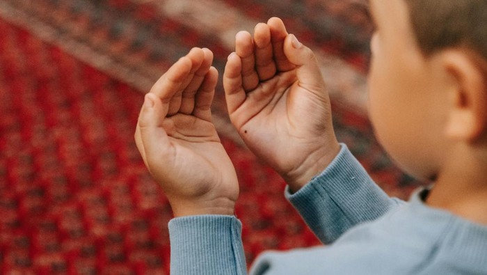 Doa Jumat Terakhir Rajab, Ini Keutamaan dan Waktu yang Tepat Mengamalkannya