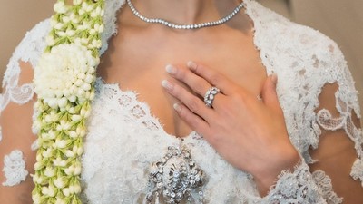Foto: Detail Perhiasan Mewah untuk Pernikahan Anak Tommy Soeharto dan Istri