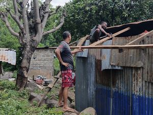 16 Rumah di Larantuka Rusak Akibat Angin Kencang