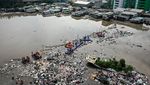 Sampah Menumpuk di Muara Baru, 120 Petugas Dikerahkan