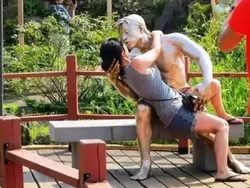 Kumpulan Foto Konyol Bareng Patung, Kamu Pasti Pernah