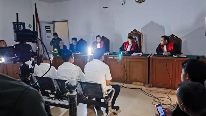 Wakil Ketua dan Anggota DPRD OKU Didakwa Terima Suap Rp 3,7 Miliar