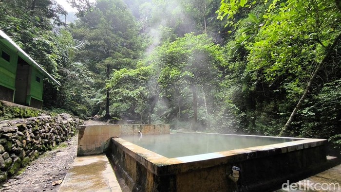 Air panas Lembah Cilengkrang