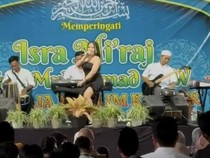 Heboh Biduan Joget di Panggung Isra Mikraj Banyuwangi