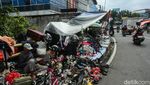 Berburu Harta Karun di Pasar Loak Jatinegara