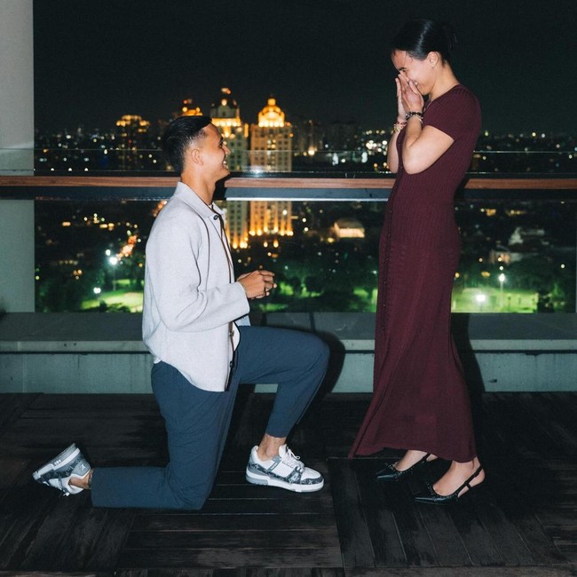 Potret Pemain Timnas Eliano Reijnders Melamar Kekasih Setelah Punya 2 Anak