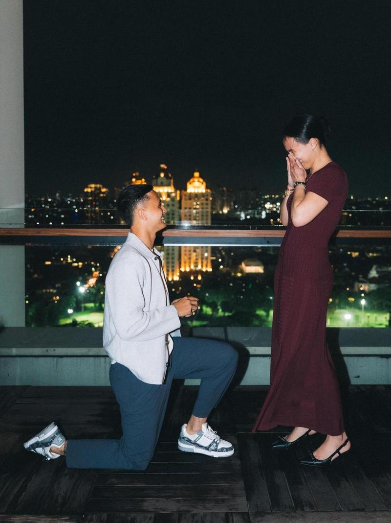 Potret Pemain Timnas Eliano Reijnders Melamar Kekasih Setelah Punya 2 Anak