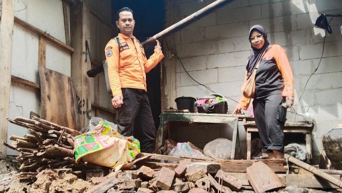Tanah Bergerak di Rumpin Bogor, Dapur Rumah Warga Ambruk