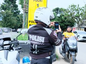 Pelanggar Lalu Lintas Bisa Difoto Pakai HP, Polisi Gunakan ETLE Handheld