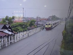 Terperangkap di Kereta  