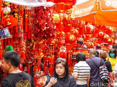 Jelang Imlek, Glodok Kembali Merah Meriah