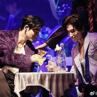 Dalam konser tersebut, Jerry Yan masih tampil bersama Vic Chou, Vanness Wu, dan Ashin MAYDAY. Lagu-lagu dan kebersamaan F3 sukses bikin para penggemar nostalgia. Foto: Weibo