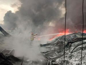 Pabrik Busa di Jepara Ludes Terbakar, Kerugian Capai Rp 5 Miliar