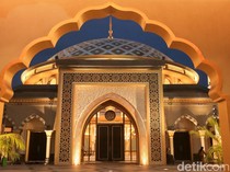 Kilau Arsitektur Islam di Masjid Al-Ikhlas PIK 2