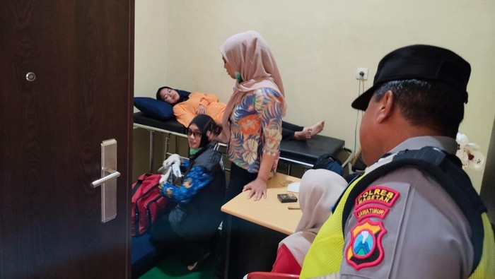 Pasca longsor, Jalan Lingkar Telaga Sarangan Ambrol