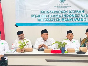 Kata MUI Banyuwangi Soal Biduan Joget di Acara Isra Mikraj