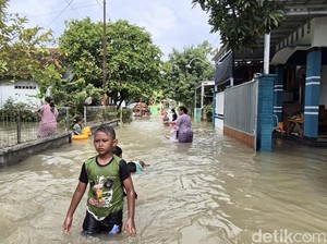 4 Kecamatan di Kendal Terendam Banjir, Paling Parah Setinggi Nyaris 1 Meter