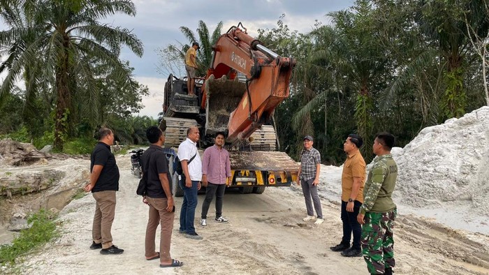 Polisi-TNI Bongkar Tambang Ilegal di Kampar Riau, 2 Pekerja Diamankan