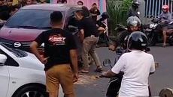 Pemobil di Bone Dicegat di Tengah Jalan Usai Bobol Rumah Kosong