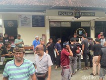 Sejumlah Pengelingsir Geruduk Polsek Sidemen, Desak Polisi Tangkap Pencuri Uang Kepeng