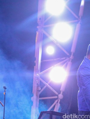 Sal Priadi Ajak Penggemar Larut di The Storytelling Night