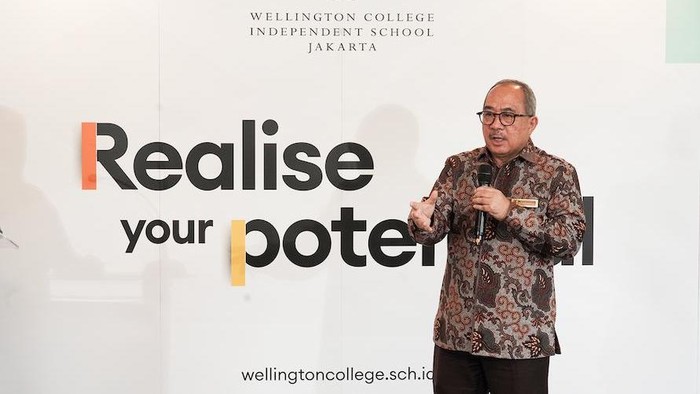 Wellington College Independent School Jakarta (WCIJ) mengumumkan penunjukan Suryopratomo sebagai Pembina Yayasan dalam acara diskusi di Jakarta.