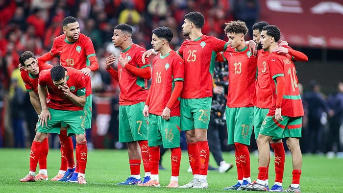 Rabat, Morocco - January 14: Morocco team gathered for the shootout during the Africa Cup Of Nations Semi-final match between Nigeria and Morocco at Prince Moulay Abdellah Stadium on January 14, 2026 in Rabat, Morocco. (Photo by Torbjorn Tande/DeFodi Images/DeFodi via Getty Images)