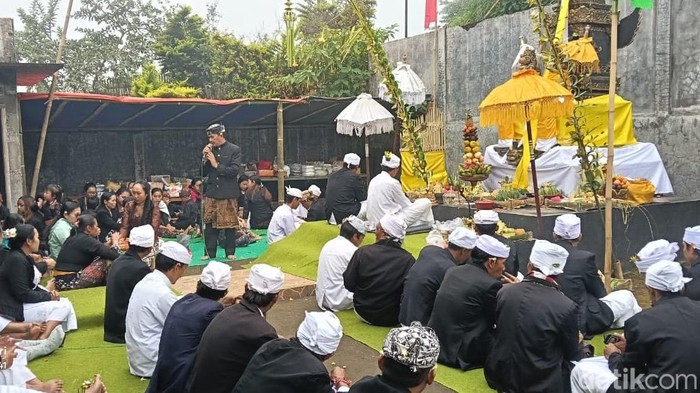 Umat Hindu Tengger Rayakan Siwaratri di Pura Wahyu Dharma, Dihadiri Umat dari Luar Daerah