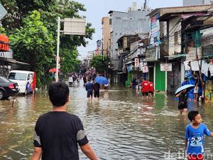 Bertambah, Banjir Rendam 35 RT-23 Ruas Jalan di Jakarta Pagi Ini