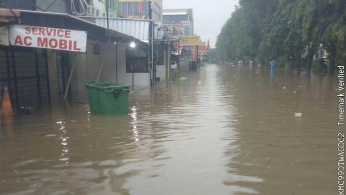 Kelapa Gading Banjir, Jalan Boulevard hingga Pegangsaan Dua Terendam