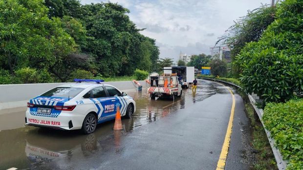 Banjir di Tol Soetta, Minggu (18/1/2026)