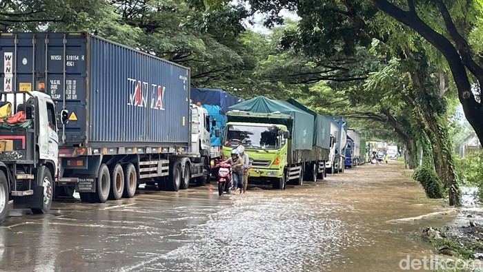 Kondisi Pantura Pati tepatnya Dukuh Guyangan Desa Purworejo Kecamatan Pati kebanjiran, Minggu (18/1/2026).