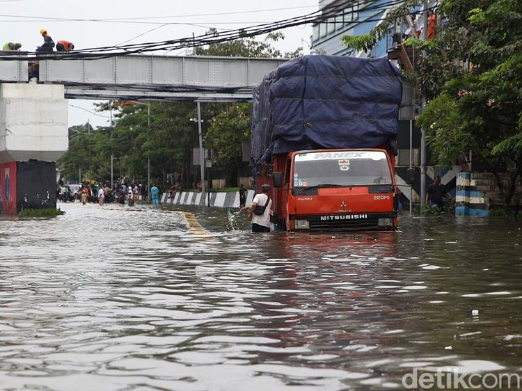 Banjir Kembali Rendam Gunung Sahari, Akses Mangga Dua Terputus