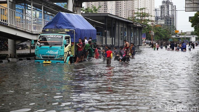 Banjir Kembali Rendam Gunung Sahari, Akses Mangga Dua Terputus