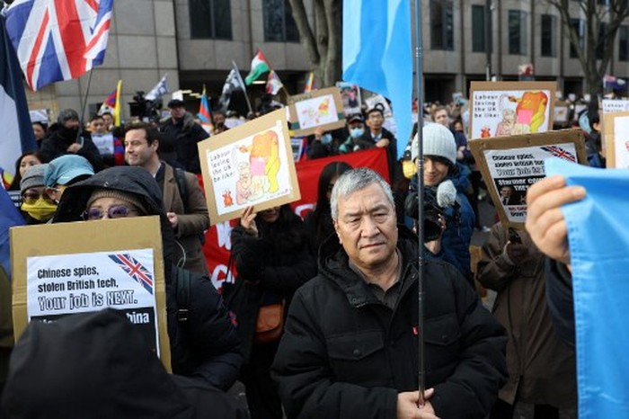 Takut Spionase, Warga di London Demo Tolak Gedung Baru Kedubes China