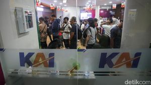 Cuaca Buruk Ganggu Jalur Kereta di Jawa, Puluhan Perjalanan Dibatalkan