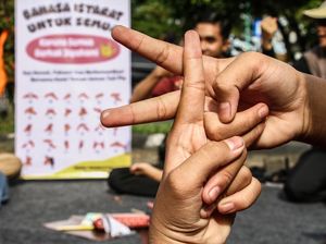 Edukasi Bahasa Isyarat Warnai Hari Tuli Nasional