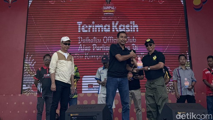 Komunitas Mobil Lawas Meriahkan Daihatsu Kumpul Sahabat Pontianak