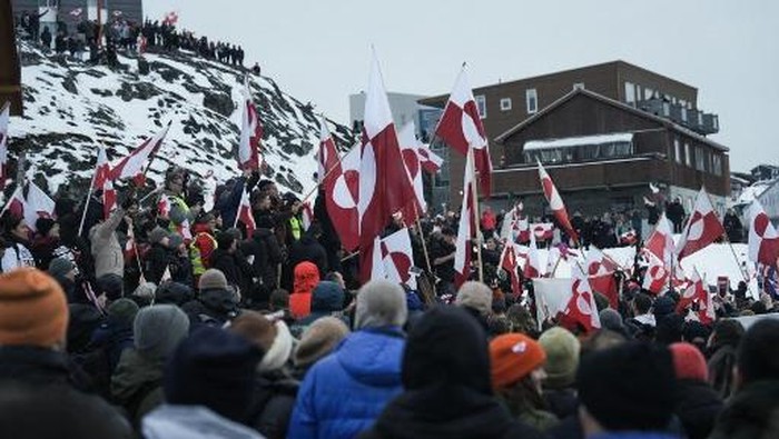 Rencana Trump Caplok Greenland Picu Demo Penolakan