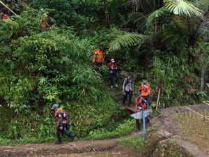 Hari Kedua Pencarian ATR 42-500 di Bantimurung, Ratusan Personel Dikerahkan