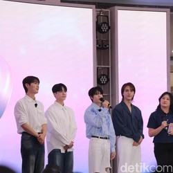 HIGHLIGHT Makan Nasi Padang sebelum Konser Malam Minggu di PIK 2