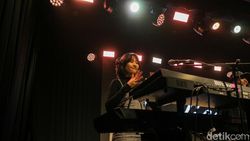 Hindia Ciptakan Malam Penuh Emosi di M Bloc Space