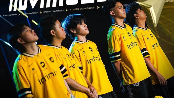 Onic akhirnya berhasil menyusul Alter Ego ke babak Knockout Stage M7 Mobile Legends World Championship. Namun sayangnya, kedua tim ini akan saling berhadapan.