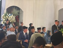 Momen Hangat Prabowo-Jokowi Berbincang Usai Jadi Saksi Nikah Sekpri Prabowo