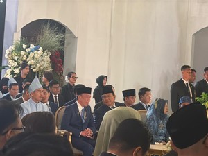 Perbincangan Prabowo-Jokowi di Sela Nikahan Sekpri Presiden