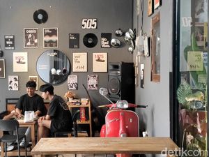 Ngopi Seru di Abiansemal, Ada Photobox, Ular Tangga, hingga PlayStation