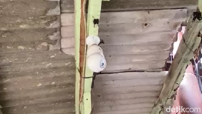 Kamera CCTV dipasang di kampung padat penduduk di Kebon Kacang, Tanah Abang.