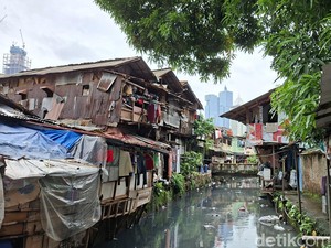 Pemprov DKI Mau Tata 445 RW Kumuh, Bantaran Rel Jadi Prioritas