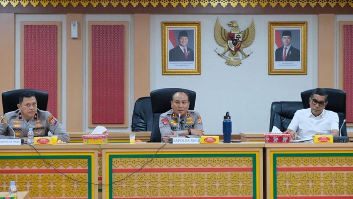 Kapolda Irjen Herry Heryawan Tantang DPRD Riau Buat Regulasi Ekologis
