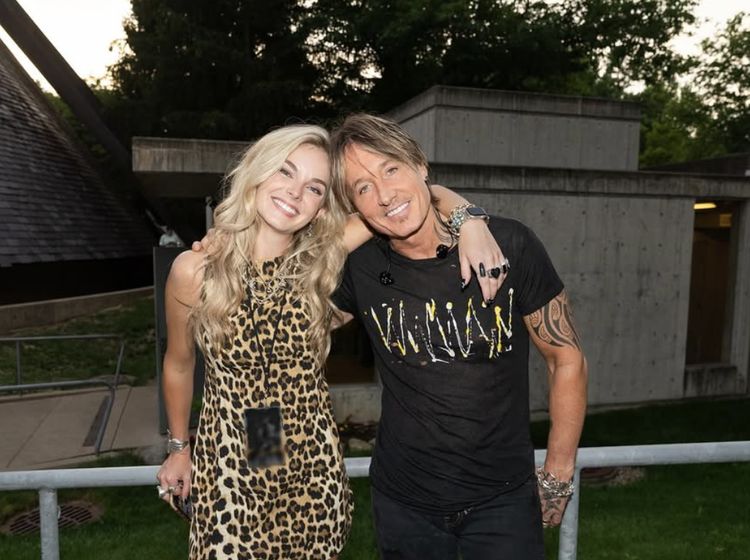 Penyanyi Muda Ini Disebut Pacar Baru Keith Urban, Beda Usia 32 Tahun Disorot